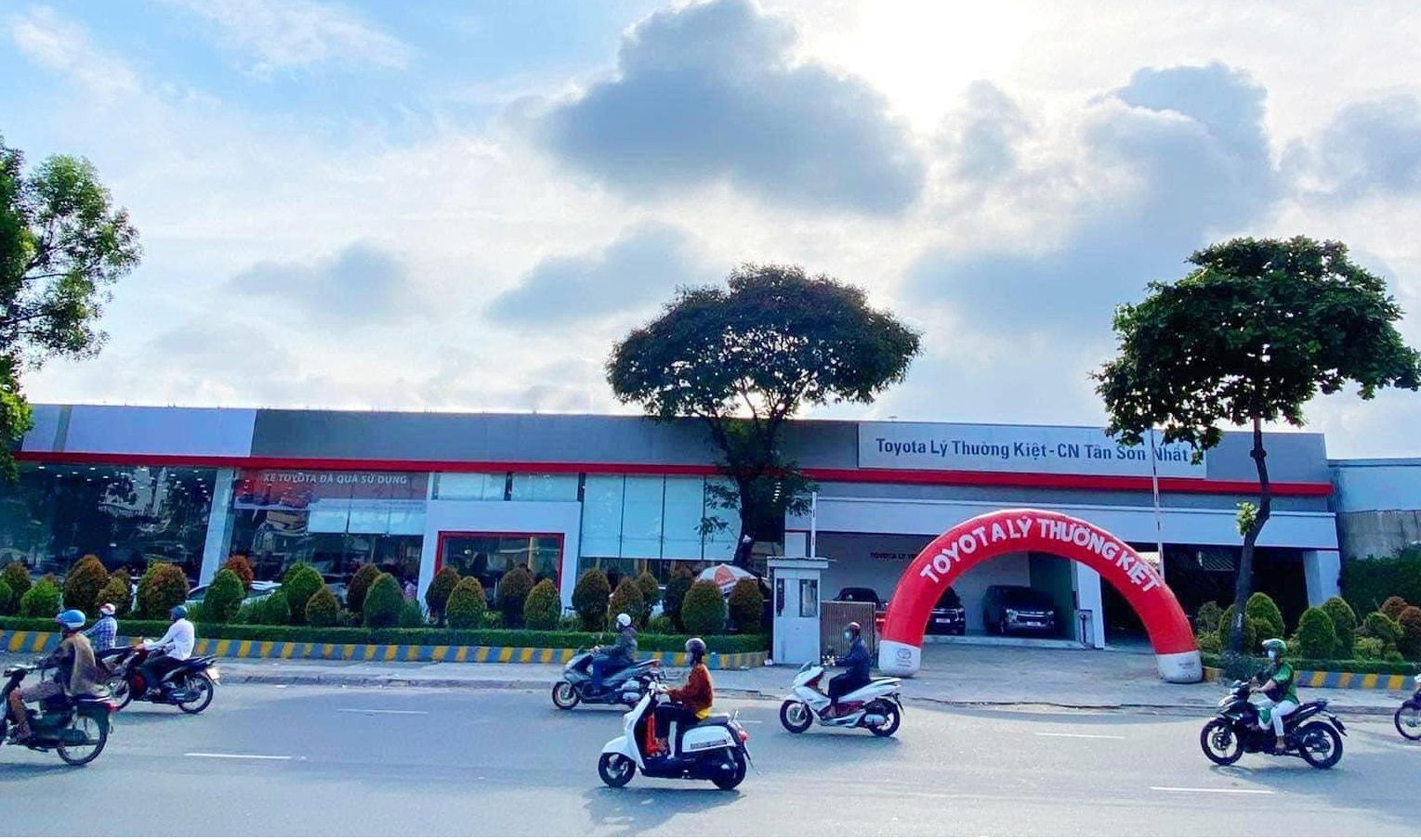 TOYOTA TÂN SƠN NHẤT